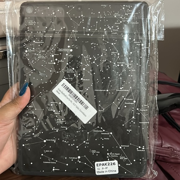 IPAD 7th GEN CASE. Brand: Fintie. 10.2’ - Picture 3 of 4